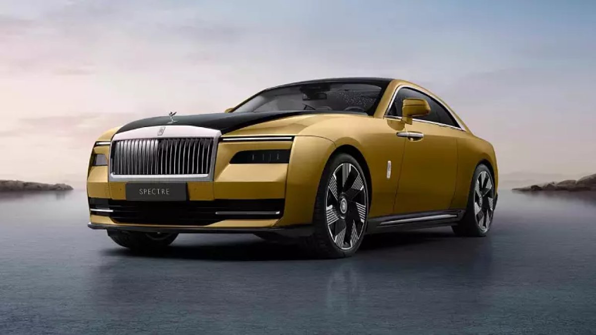 Rolls Royce, ilk elektrikli modeli Spectre yi tanıttı #2