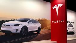 Tesla, üçüncü çeyrekte gelirini yüzde 100 artırdı