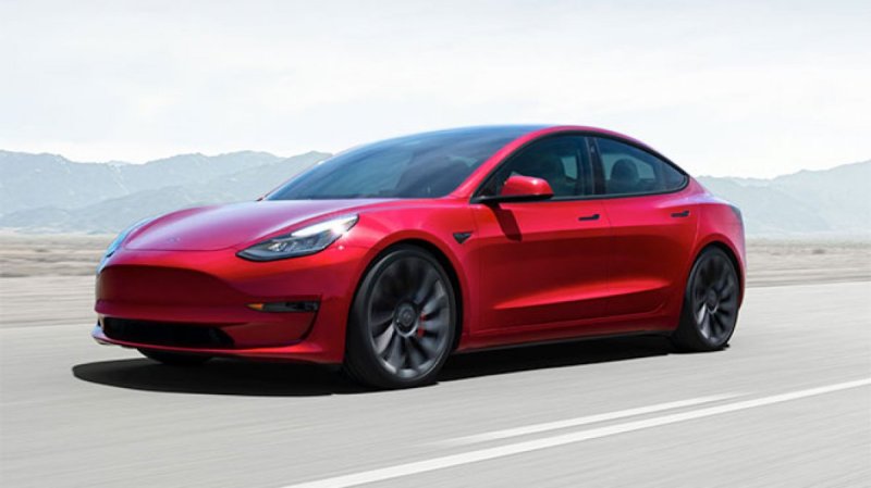 Daha ucuz bir Tesla Model 3 yolda #1